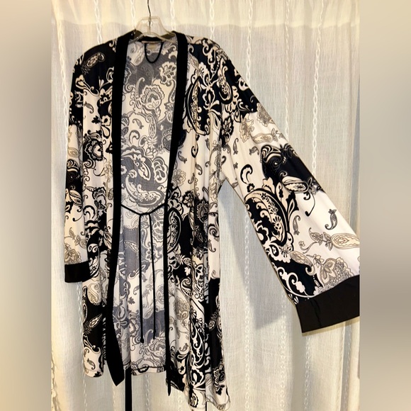 Linea Donatella, satin robe. Sz L/XL - Picture 12 of 13